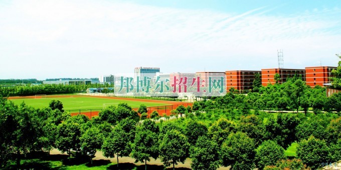 初中畢業(yè)學計算機信息管理的學校