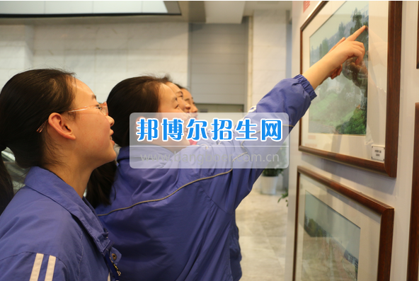 成都市洞子口職業(yè)高級(jí)中學(xué)舉行“成都，因我更美麗”主題開(kāi)學(xué)典禮