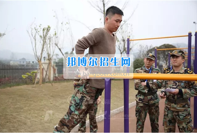 川航等5家航空公司165名安全員齊聚成都航空旅游職業(yè)學(xué)校，打造一流空中安全衛(wèi)士