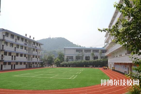 重慶知行衛(wèi)生學(xué)校2020年報(bào)名條件、招生要求、招生對(duì)象