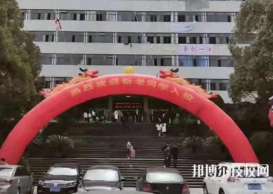 貴陽精工科技學(xué)校2020年學(xué)費(fèi)、收費(fèi)多少