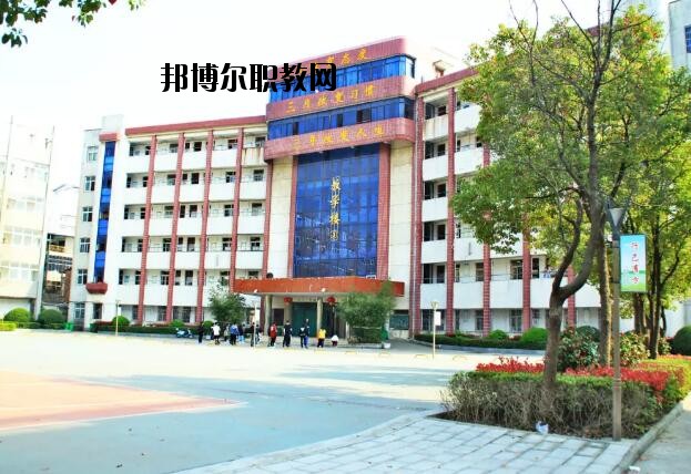孝感工業(yè)學(xué)校2020年報(bào)名條件、招生要求、招生對(duì)象