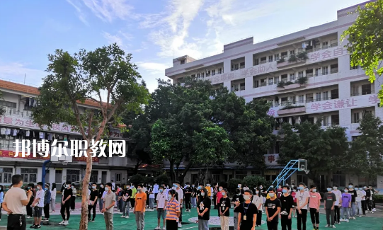 佛山騰飛技工學(xué)校2021年學(xué)費、收費多少