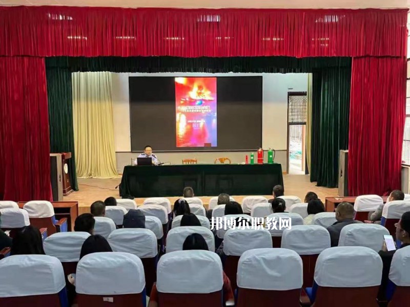 江蘇省賈汪中等專(zhuān)業(yè)學(xué)校2022年招生辦聯(lián)系電話(huà)
