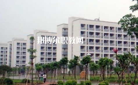 西雙版納經(jīng)濟(jì)管理職業(yè)學(xué)校2022年學(xué)費(fèi)、收費(fèi)多少