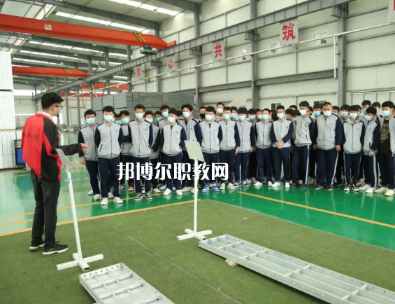 邯鄲建筑工程中專學(xué)校2022年報名條件、招生要求、招生對象