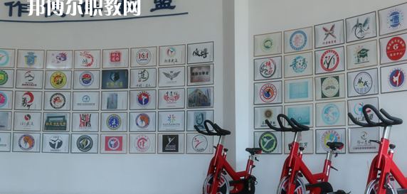 德陽弘正科技職業(yè)學(xué)校2023年報名條件、招生要求、招生對象