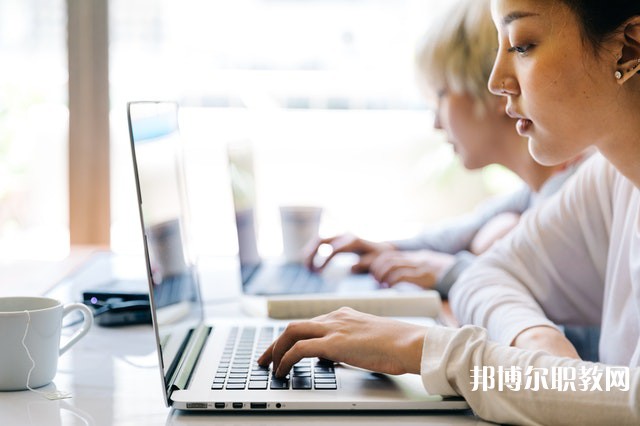 四川哪里的職業(yè)學校能讀經濟貿易專業(yè)