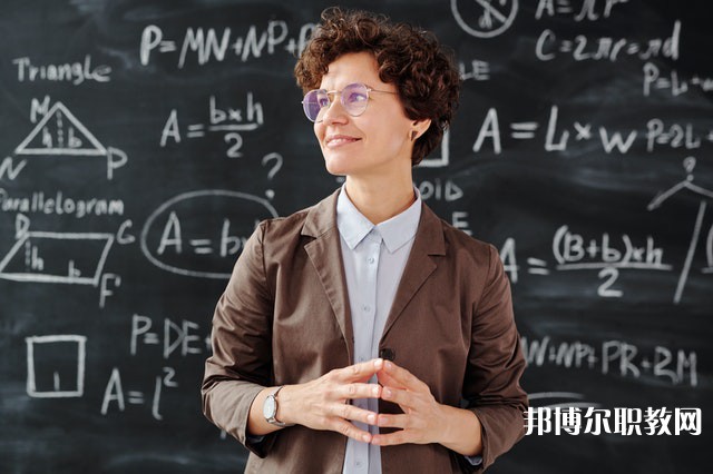 四川哪里的中專學校能讀行政禮儀專業(yè)