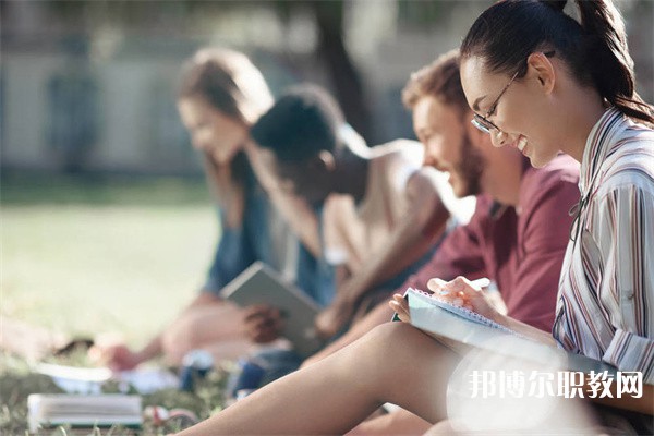 四川哪里的中職學(xué)校能讀飯店?duì)I運(yùn)與管理專業(yè)