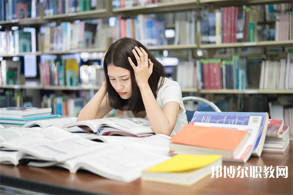 四川哪里的中職學(xué)校能讀網(wǎng)頁設(shè)計(jì)專業(yè)