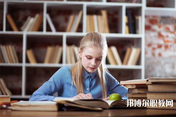 四川哪里的中職學校能讀酒店服務管理專業(yè)