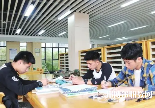 2025岳陽中專學校最新排名前三名單