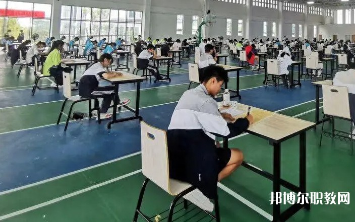 自貢2025年女生學(xué)什么鐵路學(xué)校好